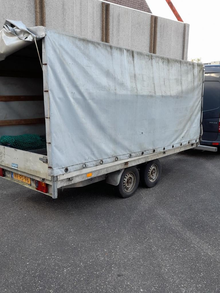 Hapert plateau met huif opknapper, Ophalen