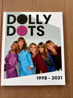 Dolly Dots Boek 1998-2021 Gesigneerd, Boeken, Ophalen of Verzenden, Zo goed als nieuw, Artiest