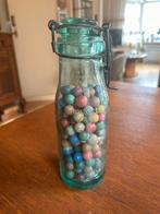 Vintage fles met knikkers - Groen glas, Ophalen of Verzenden