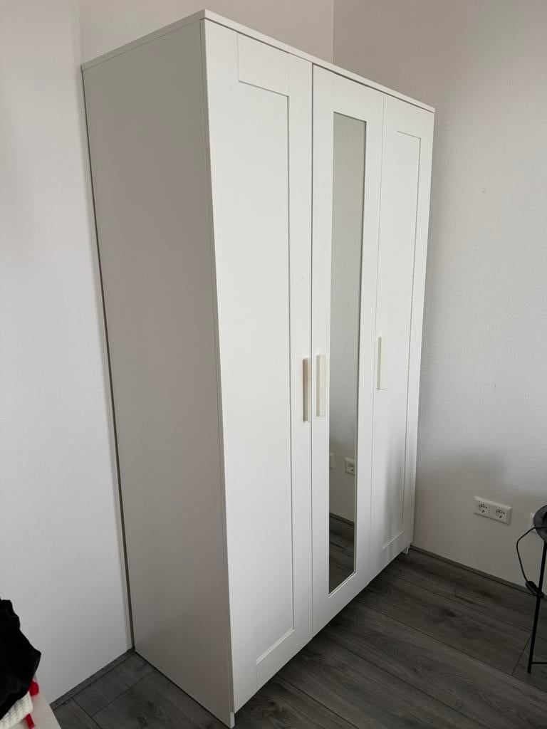 IKEA Brimnes kledingkast, Huis en Inrichting, Kasten | Kledingkasten, Ophalen, 100 tot 150 cm, Zo goed als nieuw, 150 tot 200 cm
