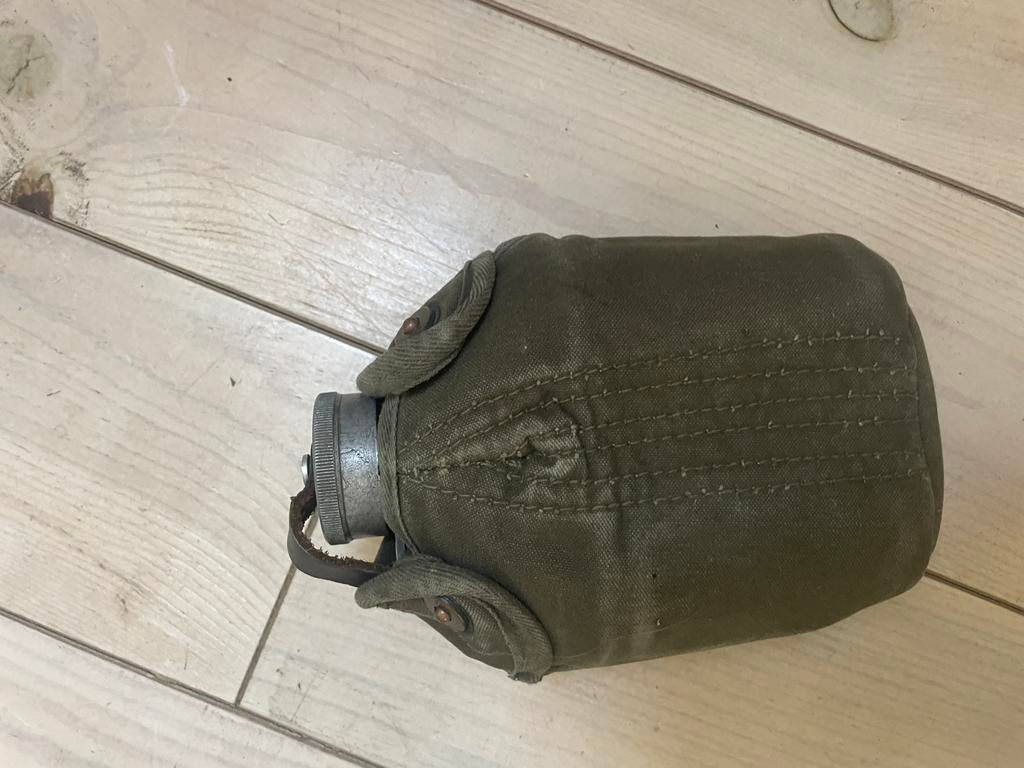 Drinkfles leger, Verzamelen, Ophalen of Verzenden, Landmacht, Nederland, Kleding of Schoenen