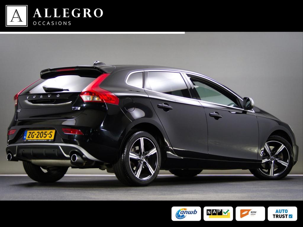 Volvo V40 1.5 T3 Polar+ Sport (PANORAMADAK, ACHTERUITRIJCAME, 4 cilinders, 700 kg, Zwart, Bedrijf