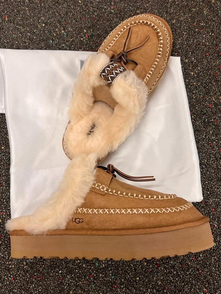 Ugg Tasman pantoffels maat 39, Kleding | Dames, Schoenen, Zo goed als nieuw, Pantoffels of Sloffen, Bruin, Ophalen of Verzenden
