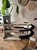 Little Dutch parkeergarage., Ophalen, Zo goed als nieuw