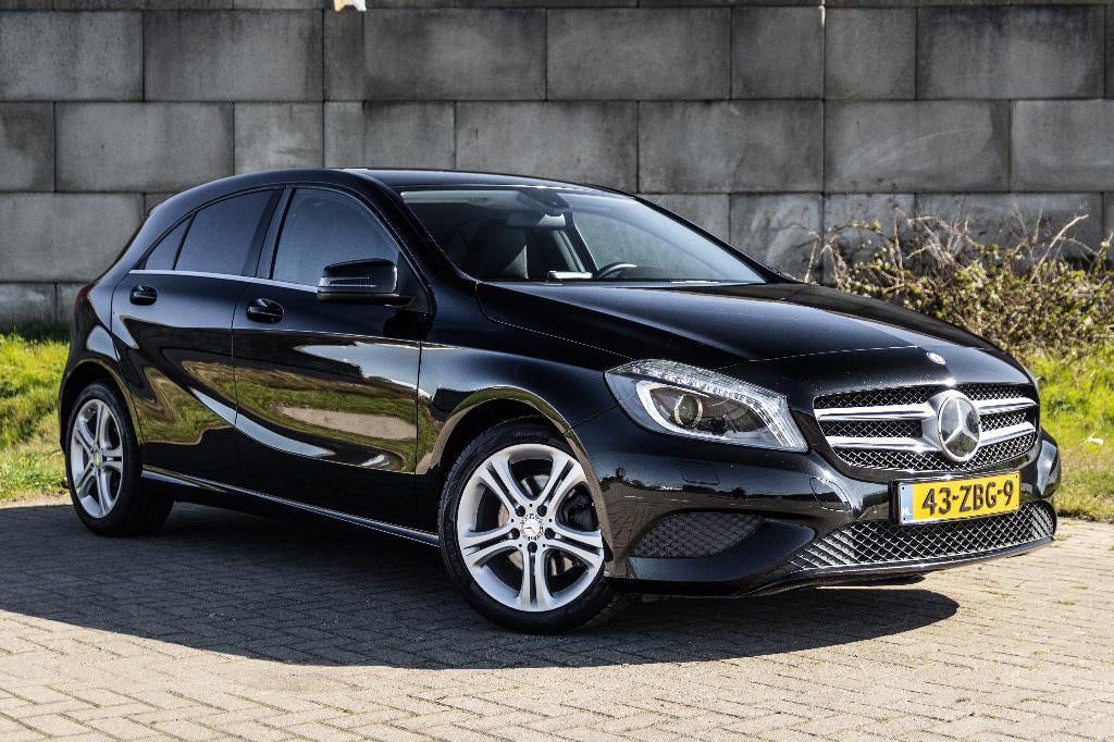 Mercedes-Benz A-Klasse A180 1.6 Blue Efficiency 2012 Zwart, Auto's, Voorwielaandrijving, Traction-control, 4 cilinders, Leder en Stof