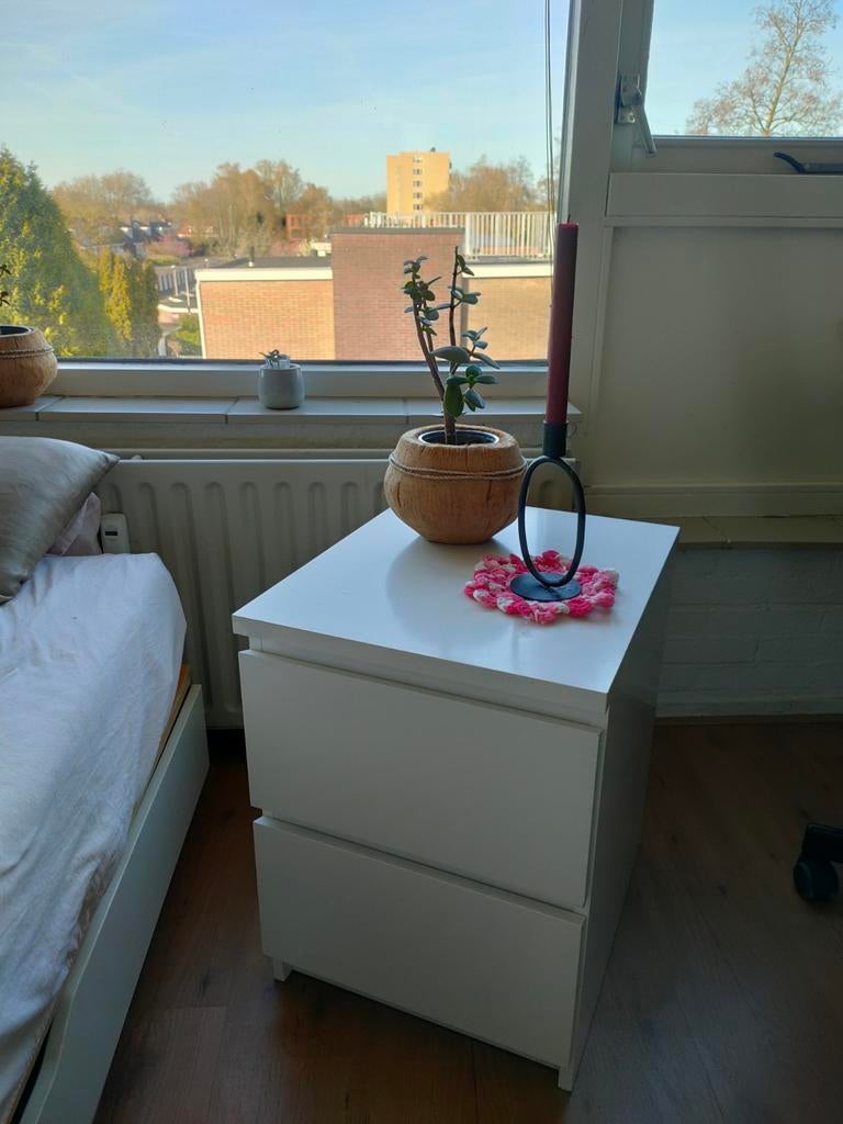 Witte Ikea Malm nachtkastje, Huis en Inrichting, Ophalen, Minder dan 45 cm