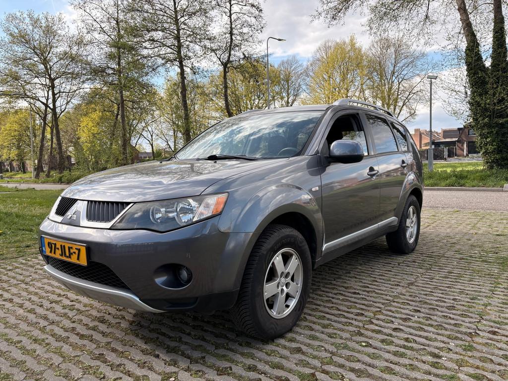 Mitsubishi Outlander 2.4 Inspire 2WD - airco - cruise contro, Auto's, Mitsubishi, Voorwielaandrijving, Stof, 4 cilinders, Handgeschakeld