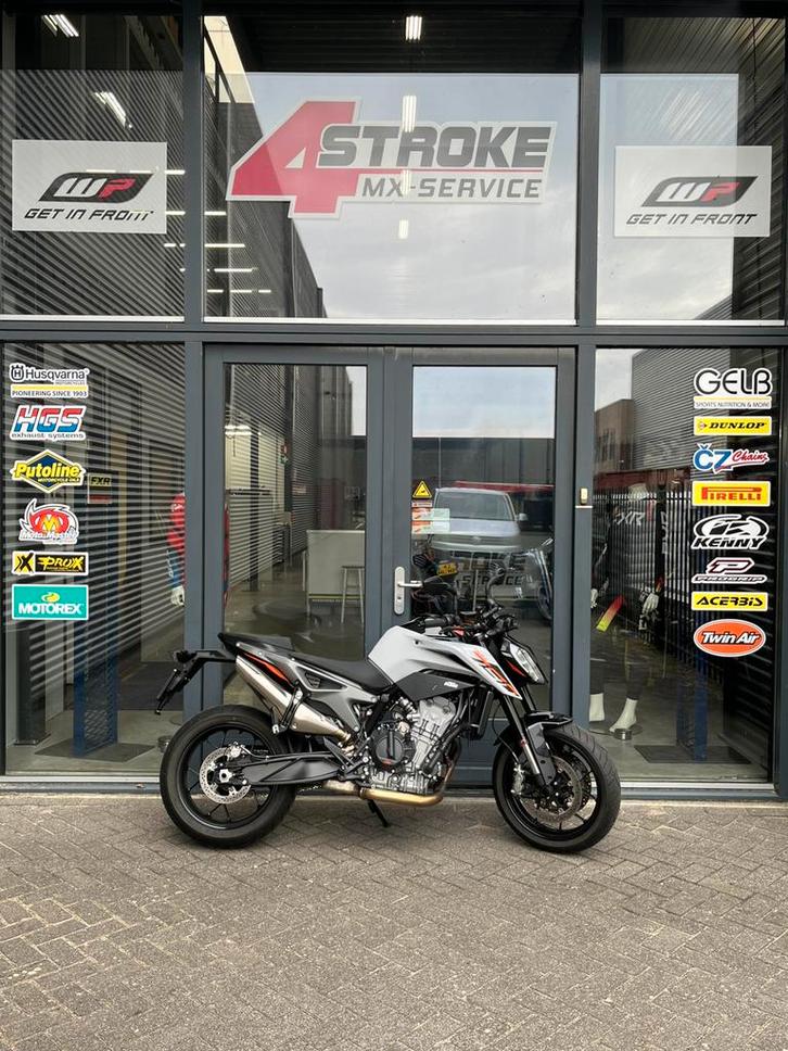 KTM Duke 790 L (2024) – Nieuwstaat | Slechts 5.476km, Motoren, Motoren | KTM, Bedrijf, Naked bike, meer dan 35 kW, 2 cilinders