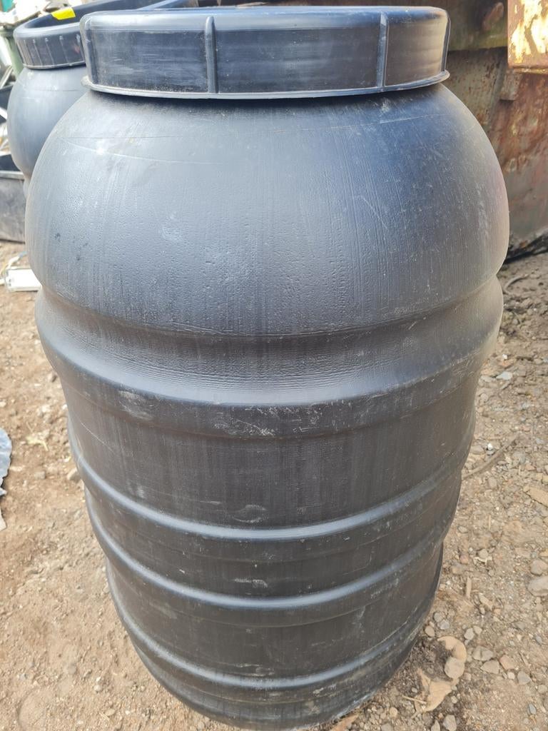 Zwarte voerton / 208 liter vat., Ophalen, Zo goed als nieuw, Overige soorten