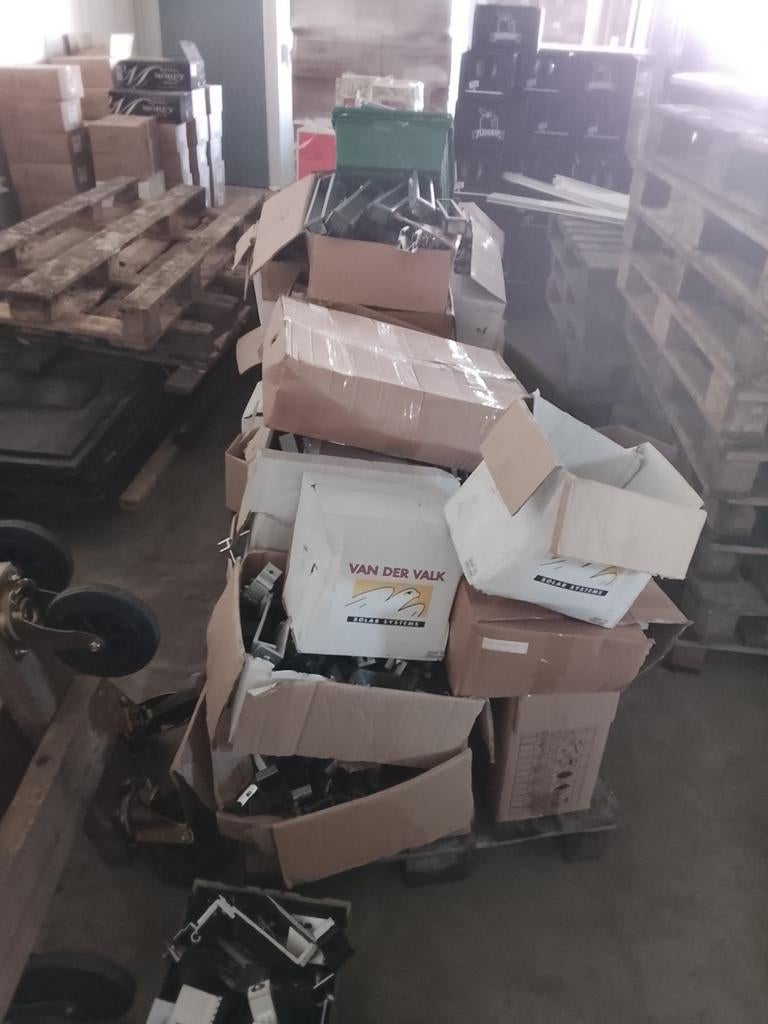 Diverse Van der Valk Solar Systems bevestigingsmaterialen, Ophalen of Verzenden