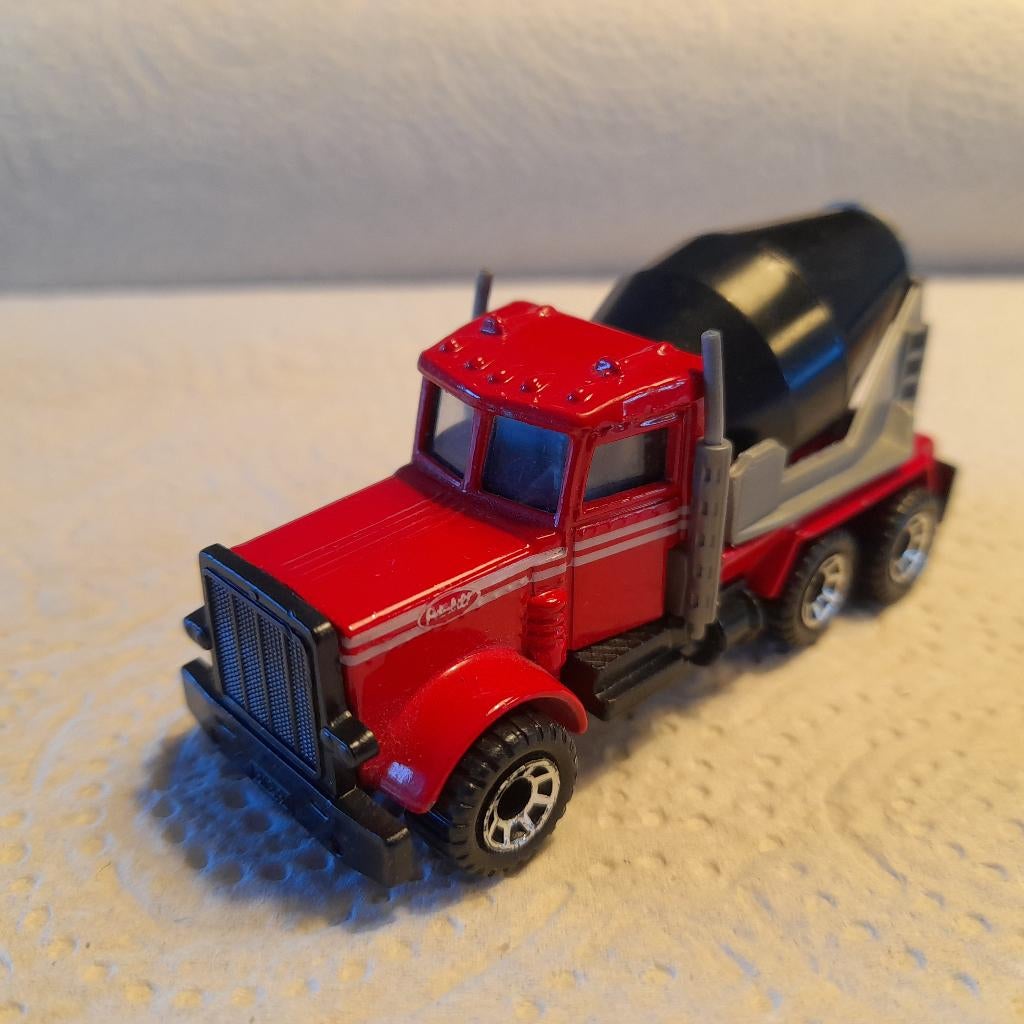 Matchbox Peterbilt Concrete truck, Ophalen of Verzenden, Gebruikt, Bus of Vrachtwagen