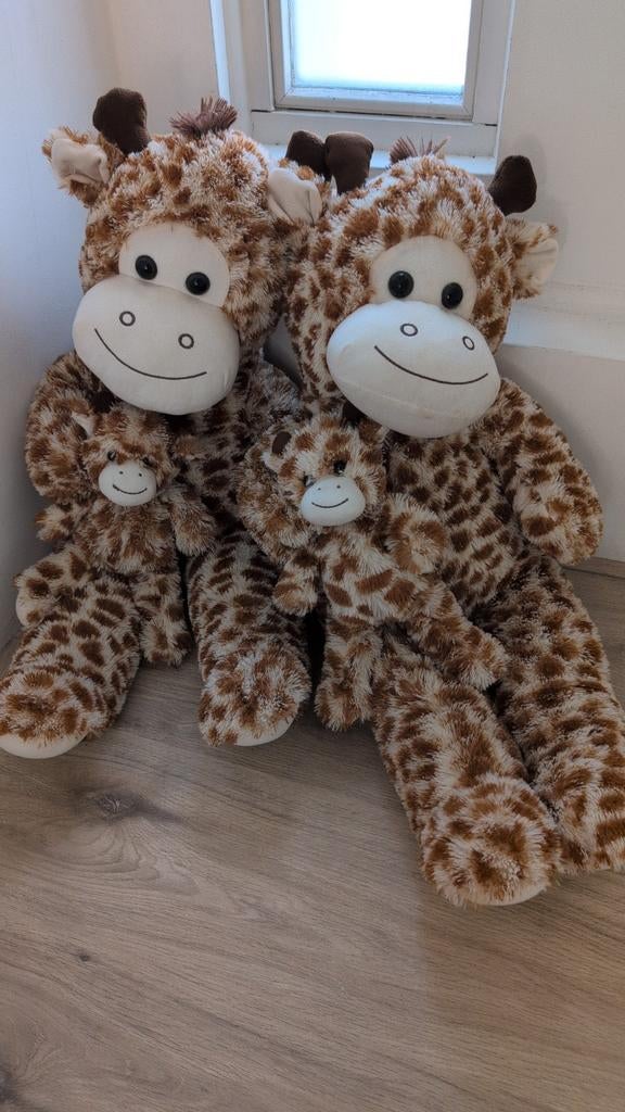 Twee giraffen knuffels met baby, Kinderen en Baby's, Speelgoed | Knuffels en Pluche, Ophalen of Verzenden, Zo goed als nieuw, Overige typen