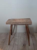 Oud houten krukje - Vintage decoratie, Huis en Inrichting, Krukjes, Ophalen of Verzenden