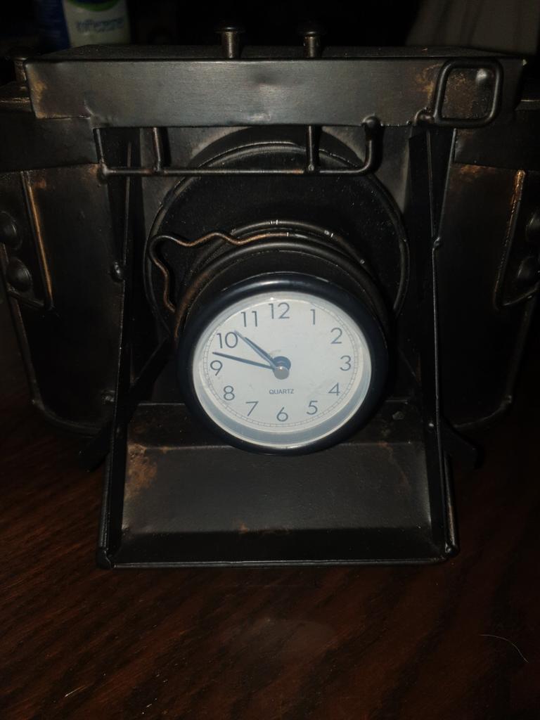 Foto camera klok van ijzer, Ophalen, Wandklok