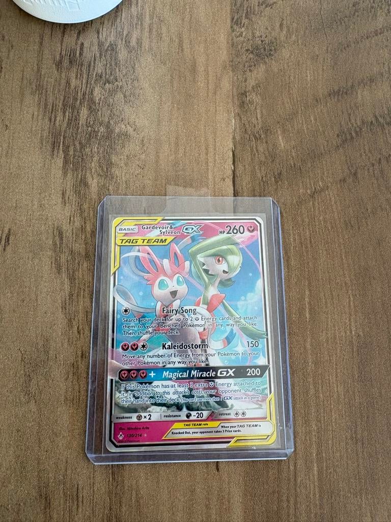 Gardevoir & Sylveon GX Tag Team Pokémon Kaart, Hobby en Vrije tijd, Verzamelkaartspellen | Pokémon, Ophalen of Verzenden, Zo goed als nieuw