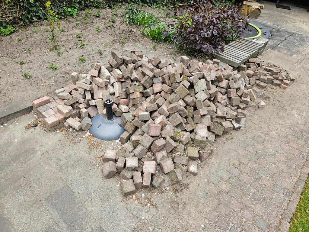 Restant bestrating: vierkante en rechthoekige stenen (5m²), Ophalen, Gebruikt, Klinkers, 5 tot 10 m²