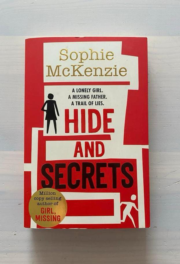 Engels boek thriller Hide and Secrets - Sophie McKenzie, Boeken, Ophalen of Verzenden, Zo goed als nieuw, Europa overig