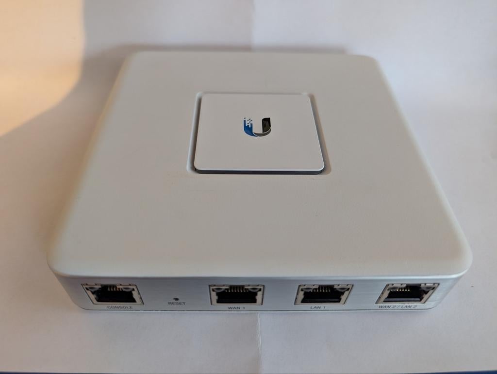 Ubiquiti UniFi Security Gateway 3P Router, Ophalen of Verzenden, Gebruikt, Router, Ubiquiti UniFi