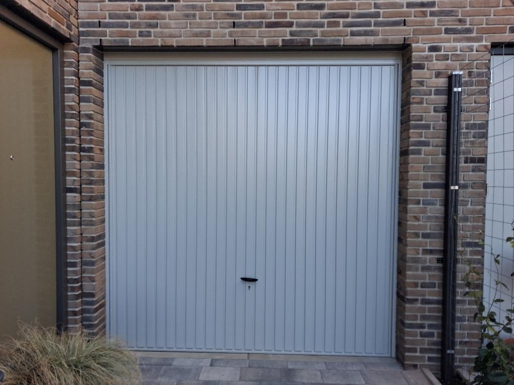 Novoferm garage kanteldeur uit nieuwbouw 100 euro, Ophalen, Garagedeur, Zo goed als nieuw, Metaal