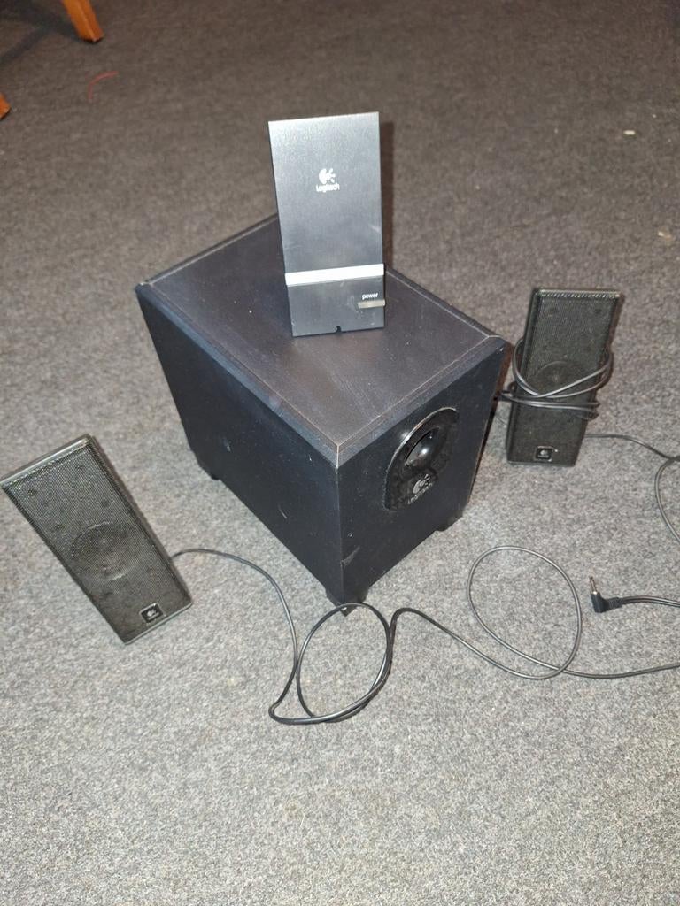 Logitech 2.1 X-240 Luidsprekerset met Subwoofer, Computers en Software, Pc speakers, Ophalen of Verzenden, Gebruikt, Audiokanaal 2.1
