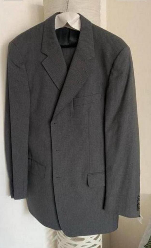 Burberry pak 54 L krijtstreep wol nieuwstaat, Ophalen of Verzenden, Zo goed als nieuw, Maat 52/54 (L), Grijs