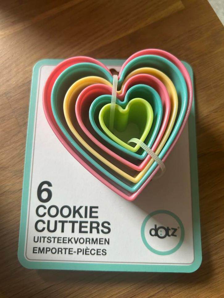 6 hartvormige uitsteekvormpjes, Huis en Inrichting, Keuken | Keukenbenodigdheden, Nieuw, Ophalen of Verzenden