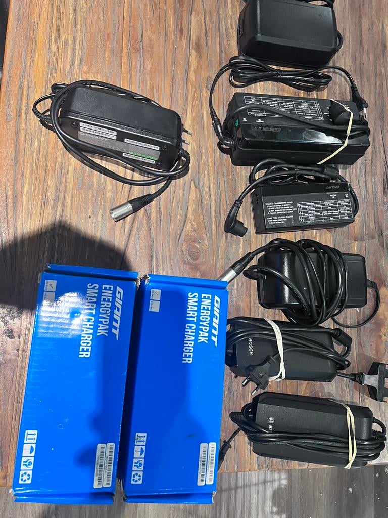 Ongebruikt demo Giant accu laders ook smart Bosch Classic, Fietsen en Brommers, Fietsaccessoires | Fietsaccu's, Ophalen of Verzenden