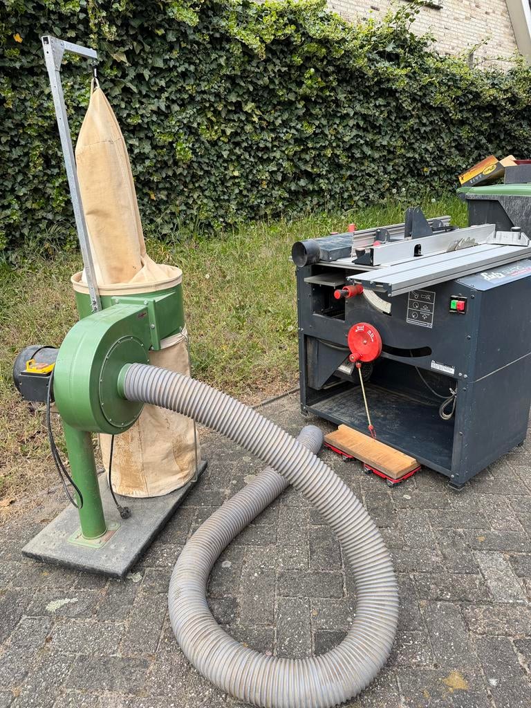 Zaagbank schaaf- frees- vlakvandikte bank met stofafzuiging, Ophalen, Gebruikt, Overige typen, 600 tot 1200 watt