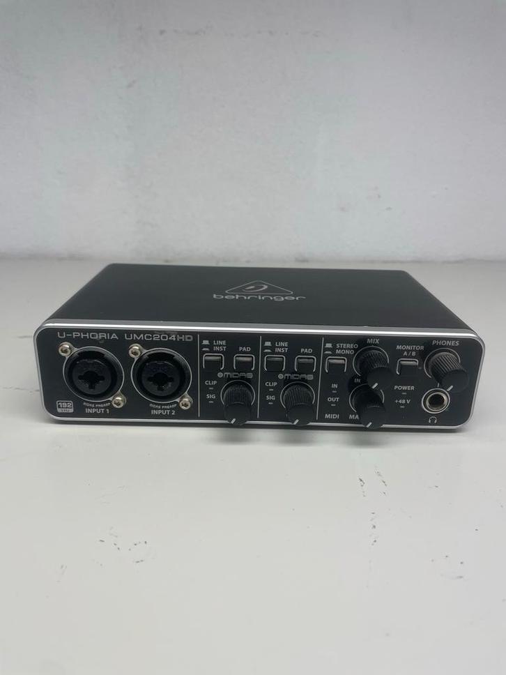 Behringer UMC204HD USB Audio Interface, Muziek en Instrumenten, Midi-apparatuur, Zo goed als nieuw, Ophalen of Verzenden