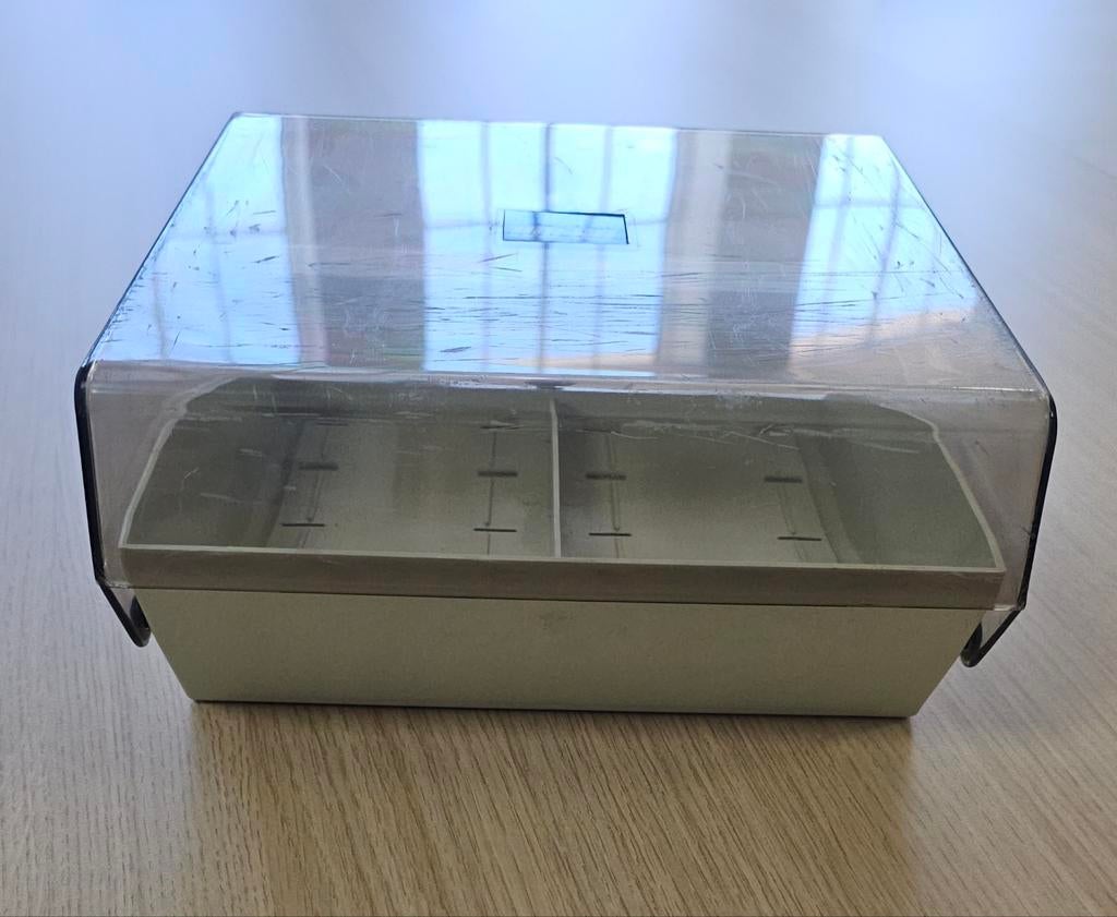 Floppy opbergbox met transparante deksel en slot, Ophalen, Gebruikt