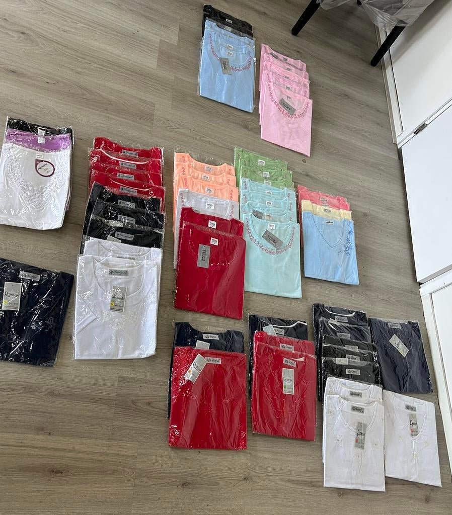 Partij nieuwe dames t-shirts korte mouw, Ophalen, Overige kleuren, Maat 42/44 (L), Nieuw