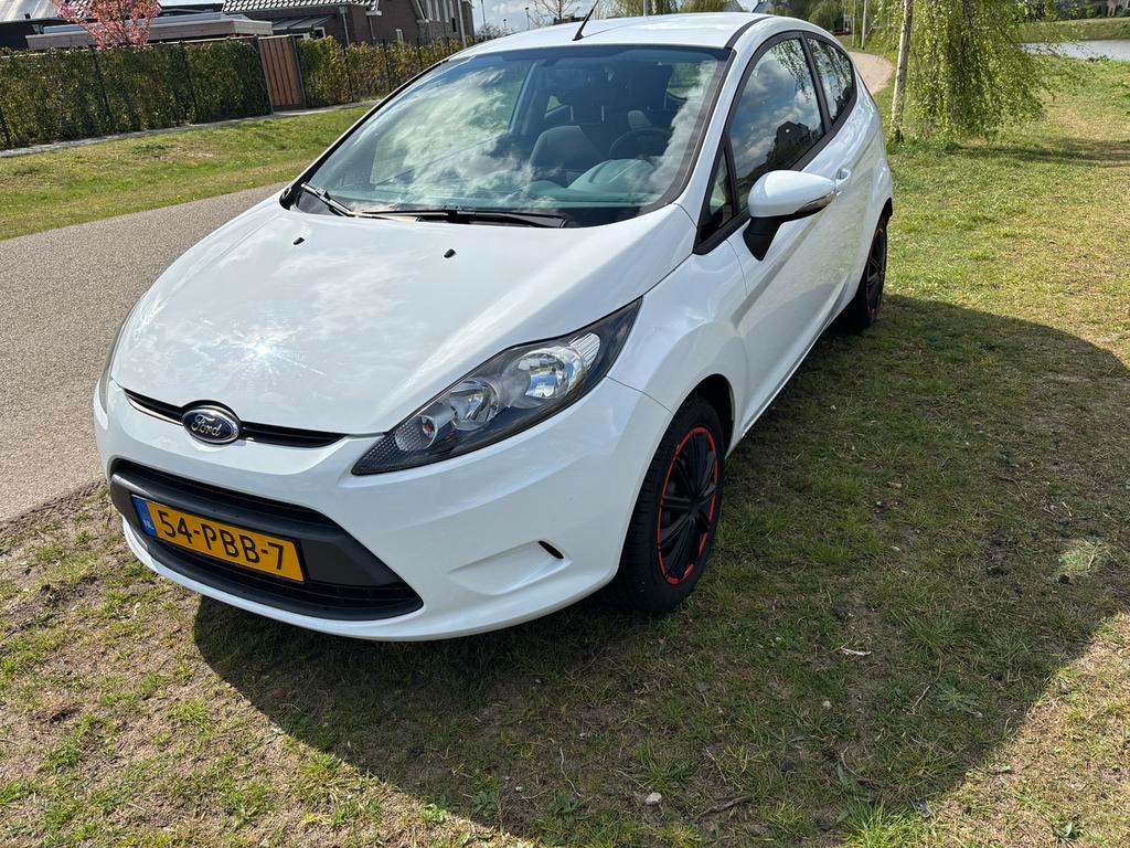 Ford Fiësta 1.25 44KW 3DR 2010 Wit, Auto's, Voorwielaandrijving, 4 cilinders, Wit, Origineel Nederlands