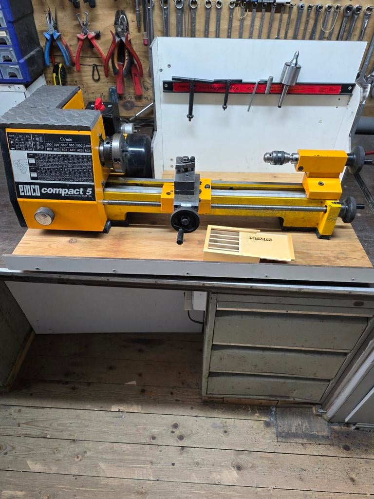 Emco 5 draaibank - Compacte en veelzijdige metaaldraaibank, Ophalen of Verzenden, Gebruikt, Metaaldraaibank, Minder dan 500 mm