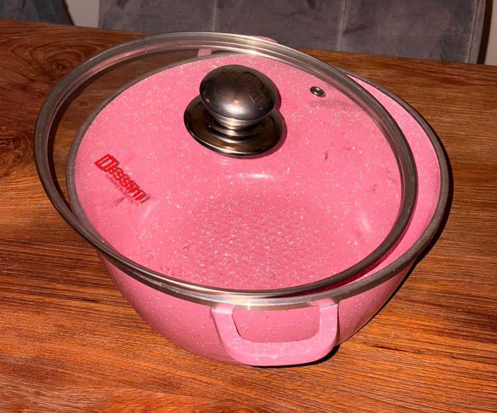 Roze pannenset, Huis en Inrichting, Keuken | Potten en Pannen, Ophalen, Zo goed als nieuw, Overige materialen, Pannenset