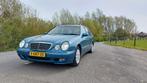 Mercedes-Benz s210 blauw, Auto's, Automaat, Achterwielaandrijving, Zwart, 4 cilinders