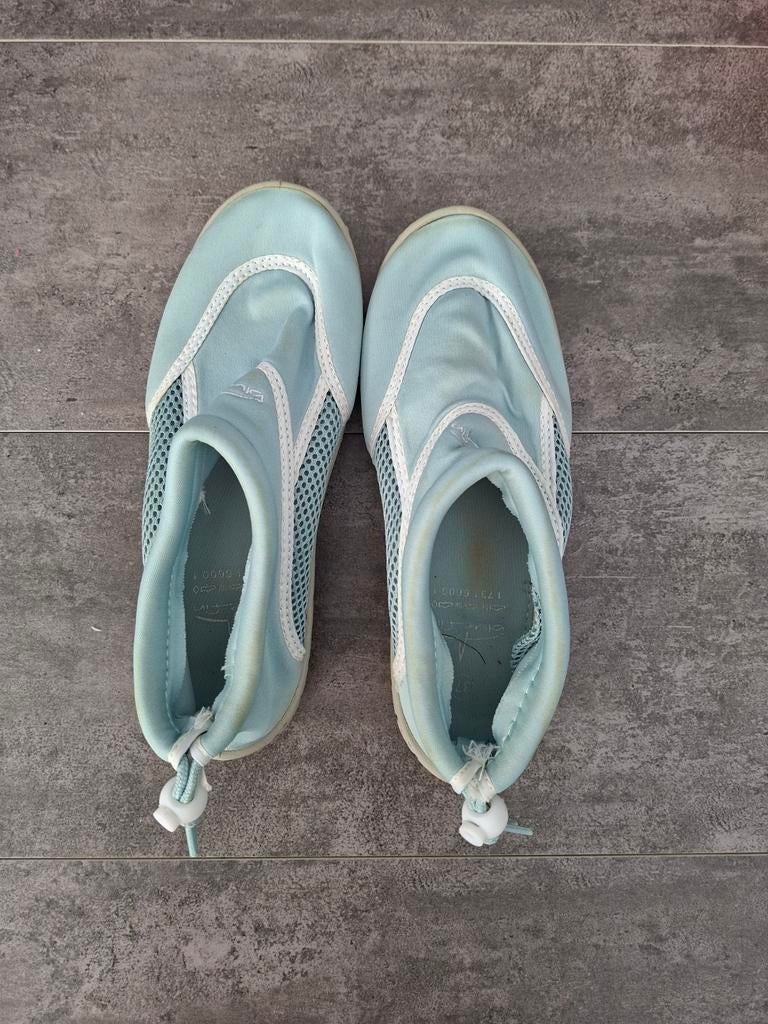 Waterschoenen maat 37 - Lichtblauw, Watersport en Boten, Watersportkleding, Gebruikt, Overige typen, Ophalen of Verzenden, Decathlon