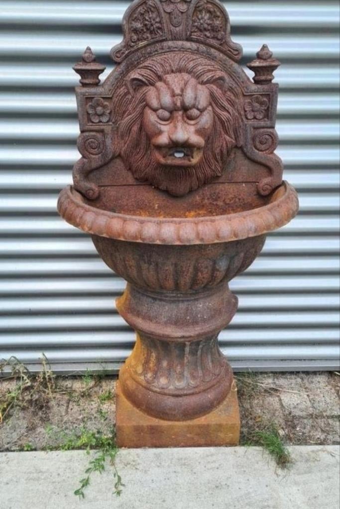 Antieke gietijzeren fontein met leeuwenkop zeer zeldzaam, Tuin en Terras, Ophalen, Gebruikt, Gietijzer, Fontein