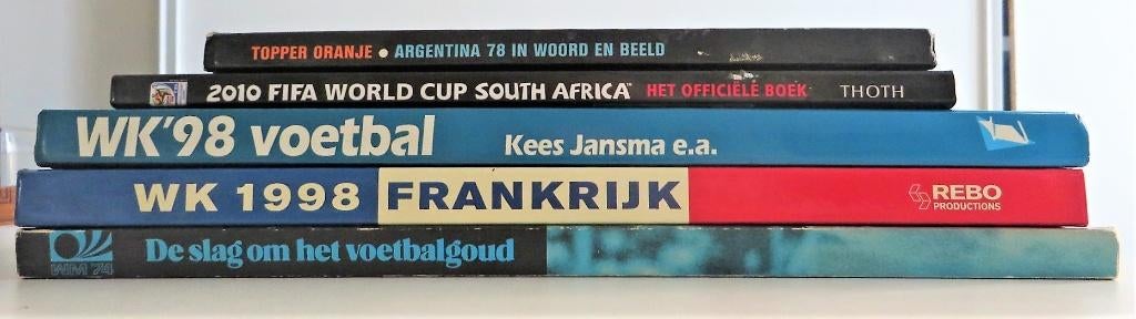 10x WK Voetbal Boek, Ophalen of Verzenden, Zo goed als nieuw, Balsport