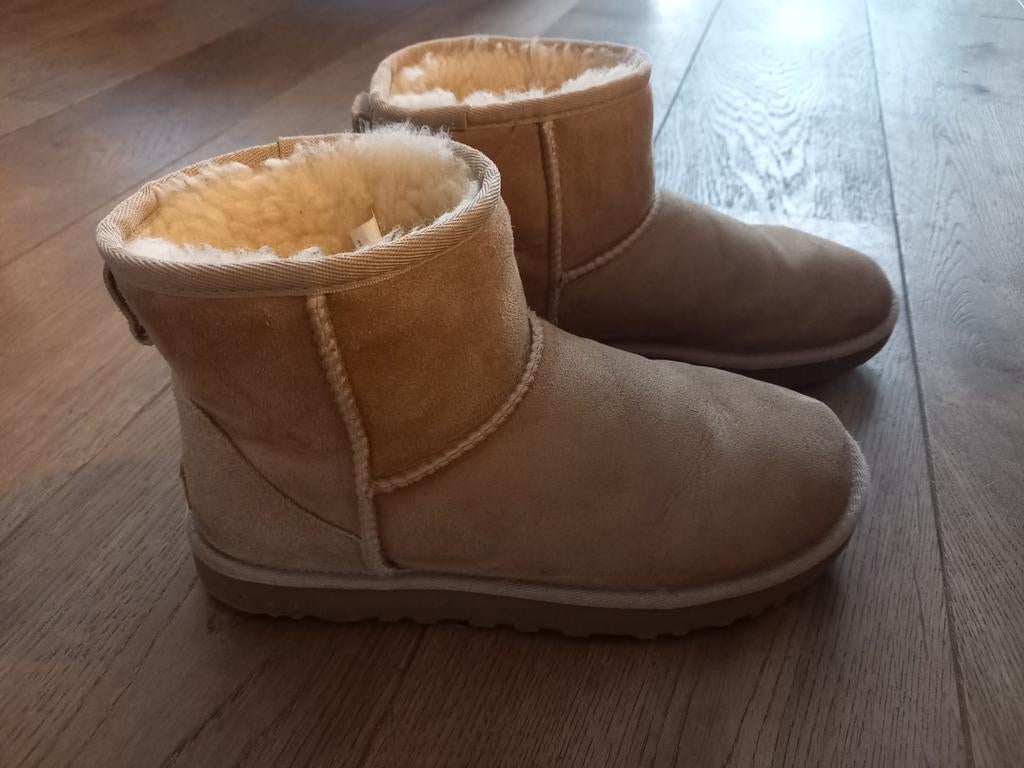 UGG's maat 38, Ophalen, UGG, Bruin, Zo goed als nieuw