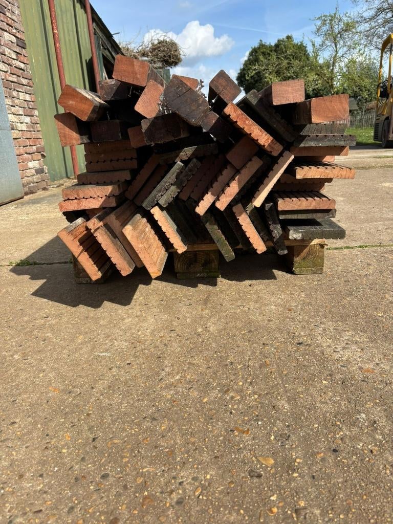 Houten bankirai planken en balken, 25 tot 50 mm, Overige typen, Zo goed als nieuw, Ophalen