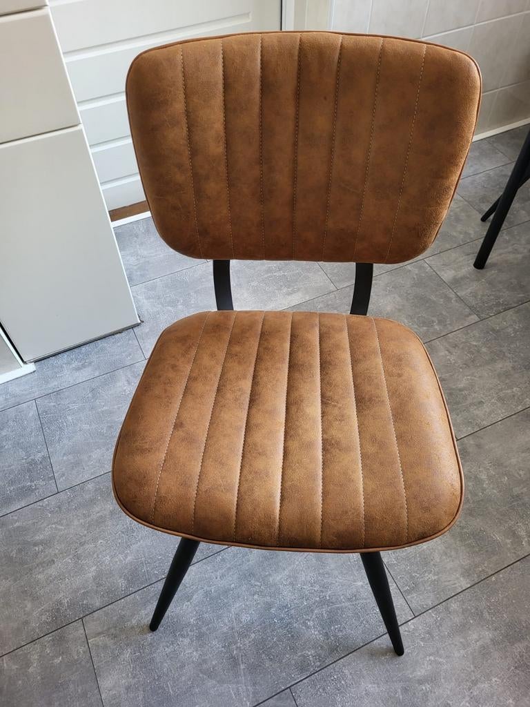 Nieuwe bruine stoel met metalen poten, Huis en Inrichting, Stoelen, Ophalen, Bruin, Overige materialen, Nieuw