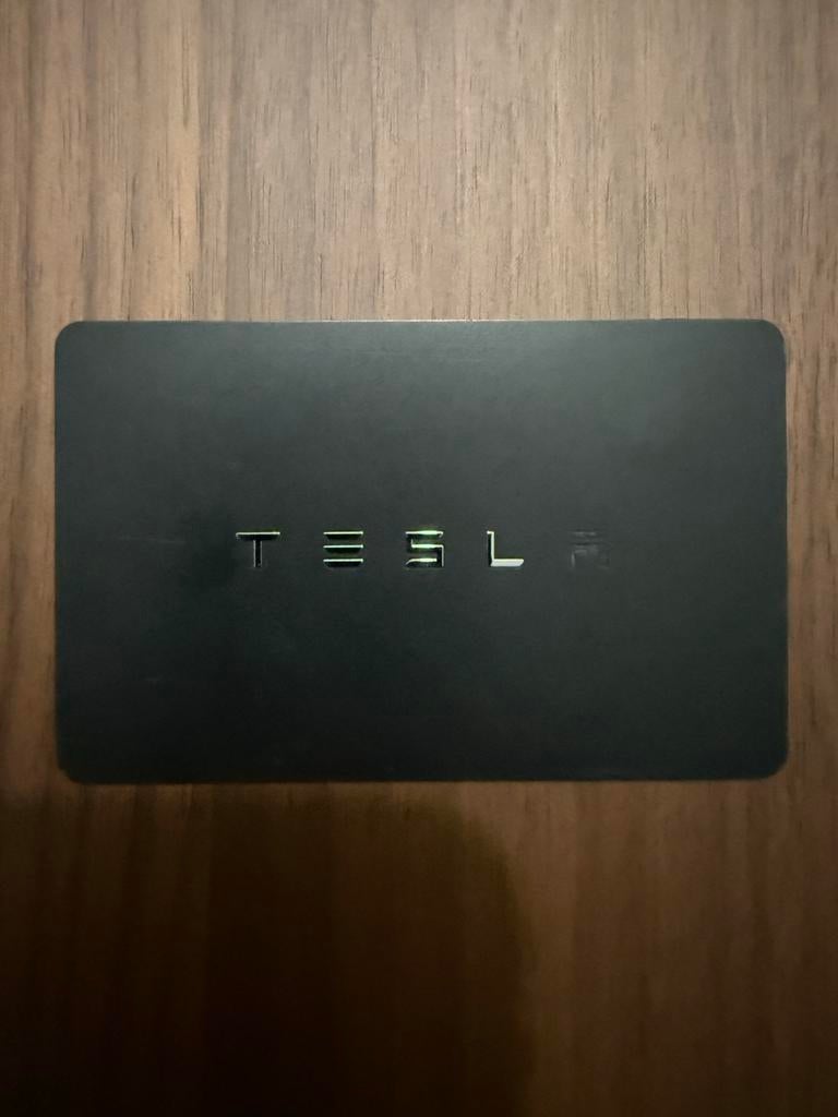 Tesla - Key Card, Ophalen, Zo goed als nieuw