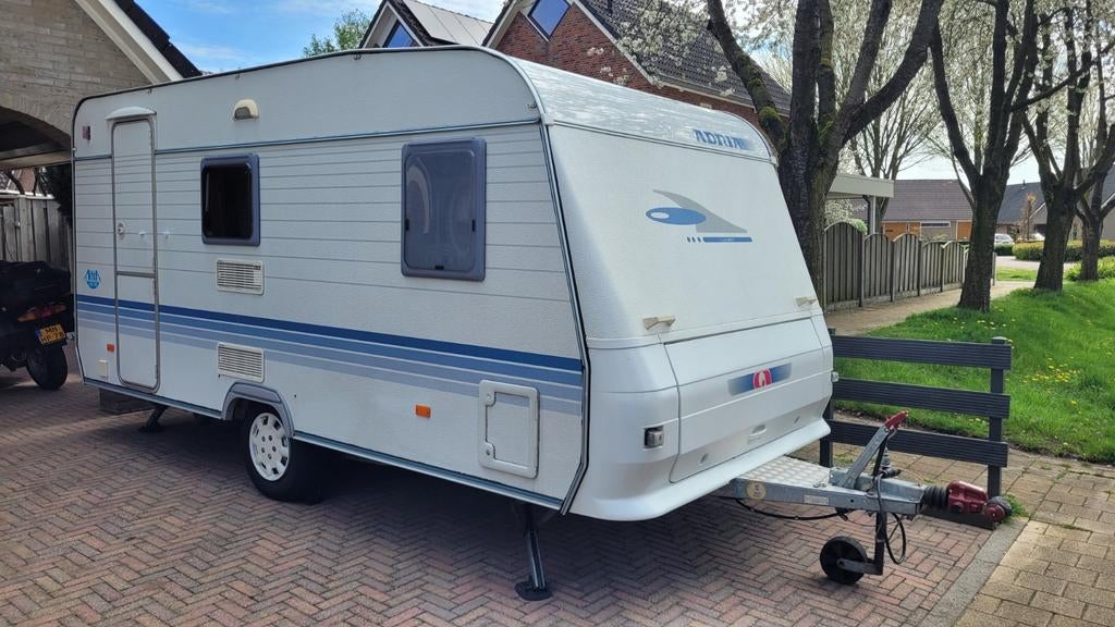 Adria Altea 432PX caravan, Frans bed, Treinzit, 750 - 1000 kg, Particulier