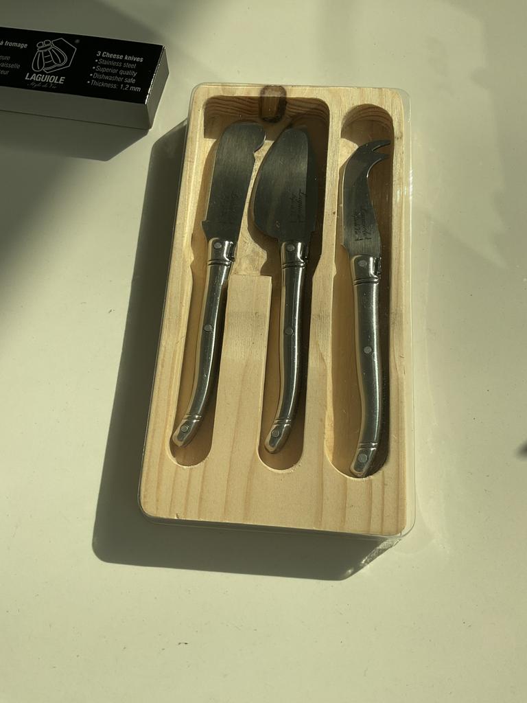 Laguiole kaas messen set nieuw ongeopend, Huis en Inrichting, Keuken | Bestek, Ophalen, Nieuw, Rvs of Chroom
