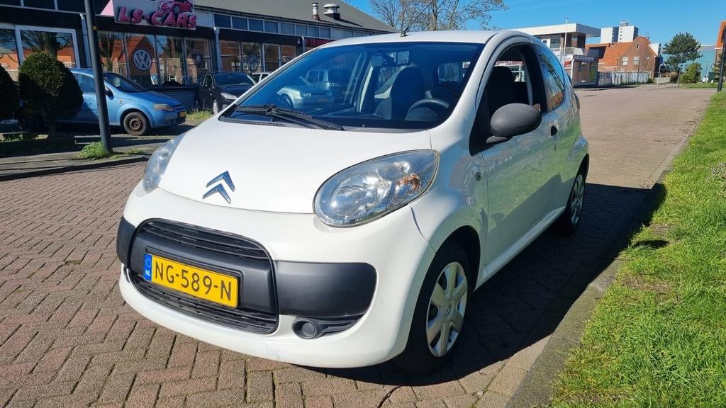 Citroën C1 1.0 2011! Laag km En peugeot 207 1.6 nieuwe APK, Auto's, Citroën, Voorwielaandrijving, Stof, Zwart, 4 stoelen