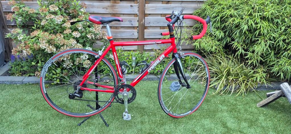 Marlin Desert Eagle dames racefiets maat 52 rood, Fietsen en Brommers, Fietsen | Racefietsen, Gebruikt, 10 tot 15 versnellingen