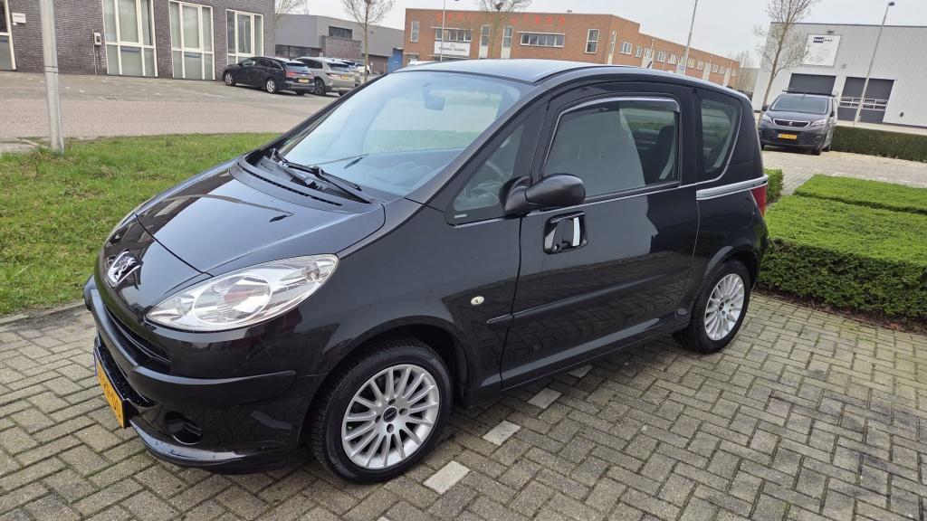 Peugeot 1007 1.4 Urban (bj 2005), Auto's, Peugeot, Voorwielaandrijving, 4 cilinders, 4 stoelen, Origineel Nederlands
