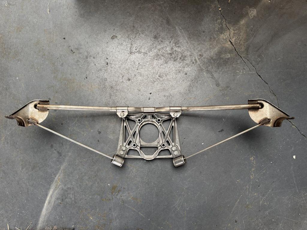 981.111.273.01. Uitlaatbeugel, Auto-onderdelen, Gebruikt, -, -, Ophalen of Verzenden