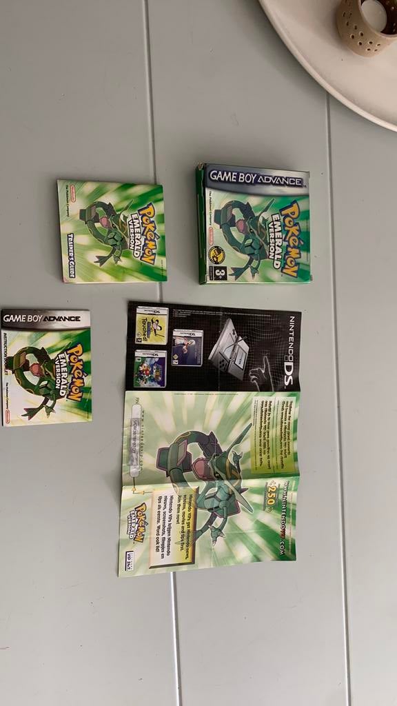 Pokémon Emerald authentieke set (geen spel) GBA, Avontuur en Actie, Gebruikt, Ophalen of Verzenden, Gekoppelde computers