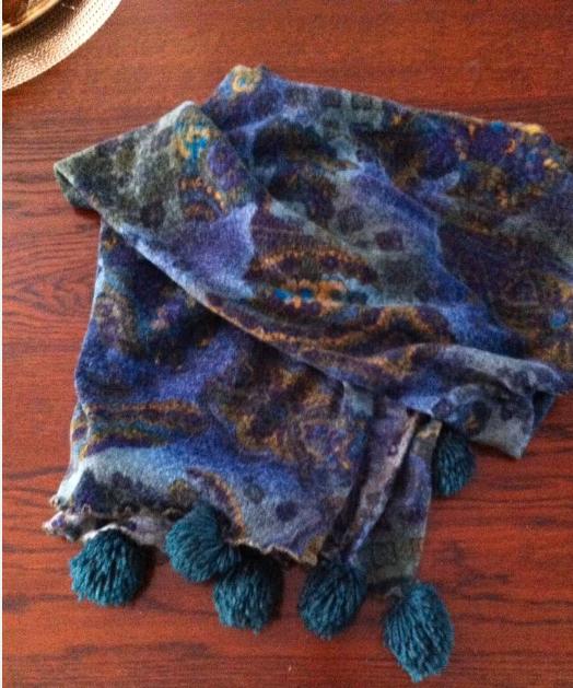 Dames shawl/omslagdoek blauw., Kleding | Dames, Mutsen, Sjaals en Handschoenen, Ophalen of Verzenden, Zo goed als nieuw, Maat 46/48 (XL) of groter